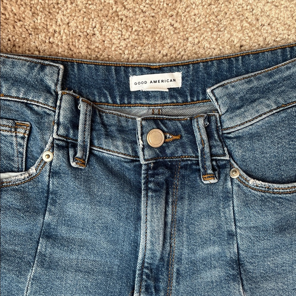 Good American Good Vintage Short Double Shorts - Picture 2 of 13